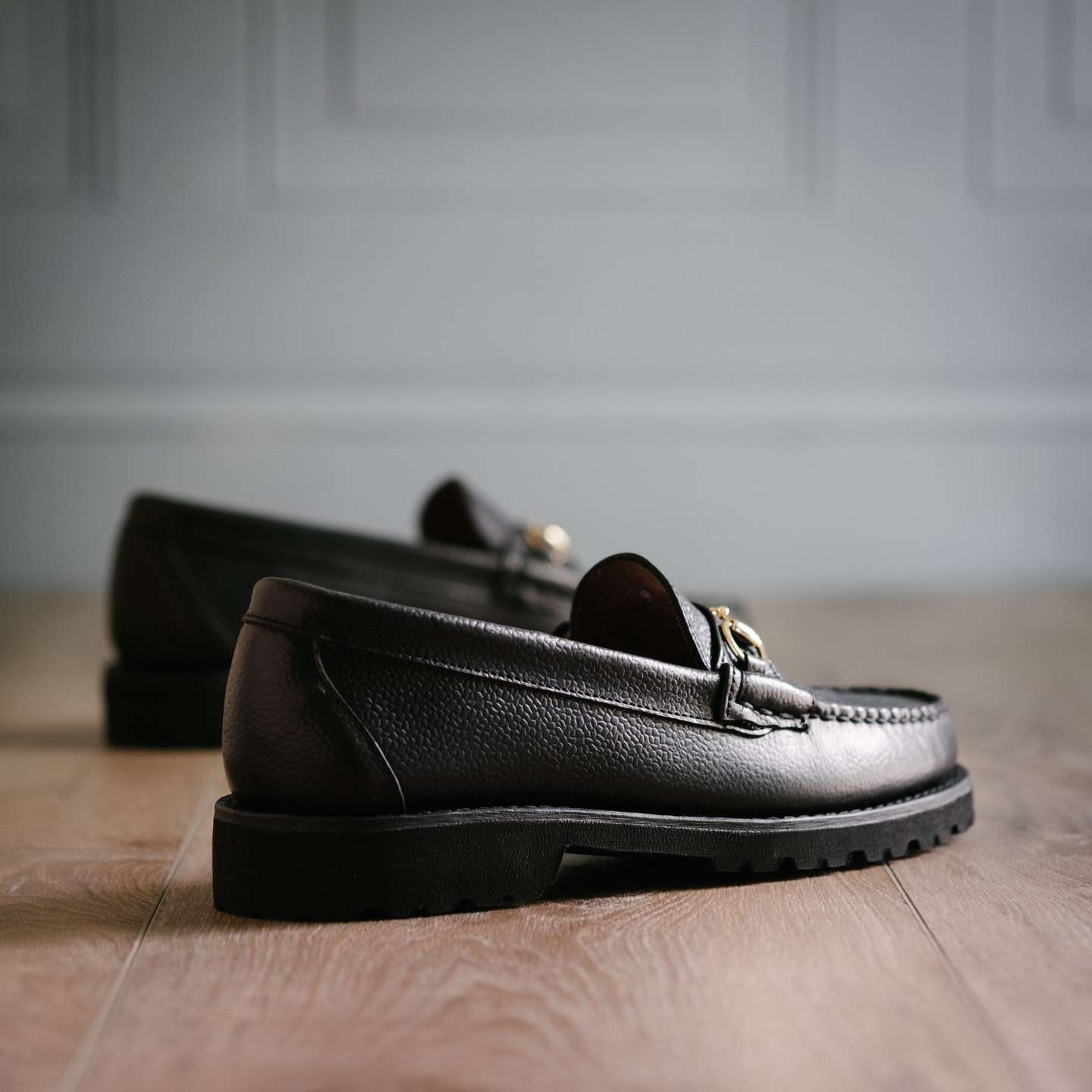 Black Scotch Grain Chromexcel Lug Bit Moc - Detail Image Two