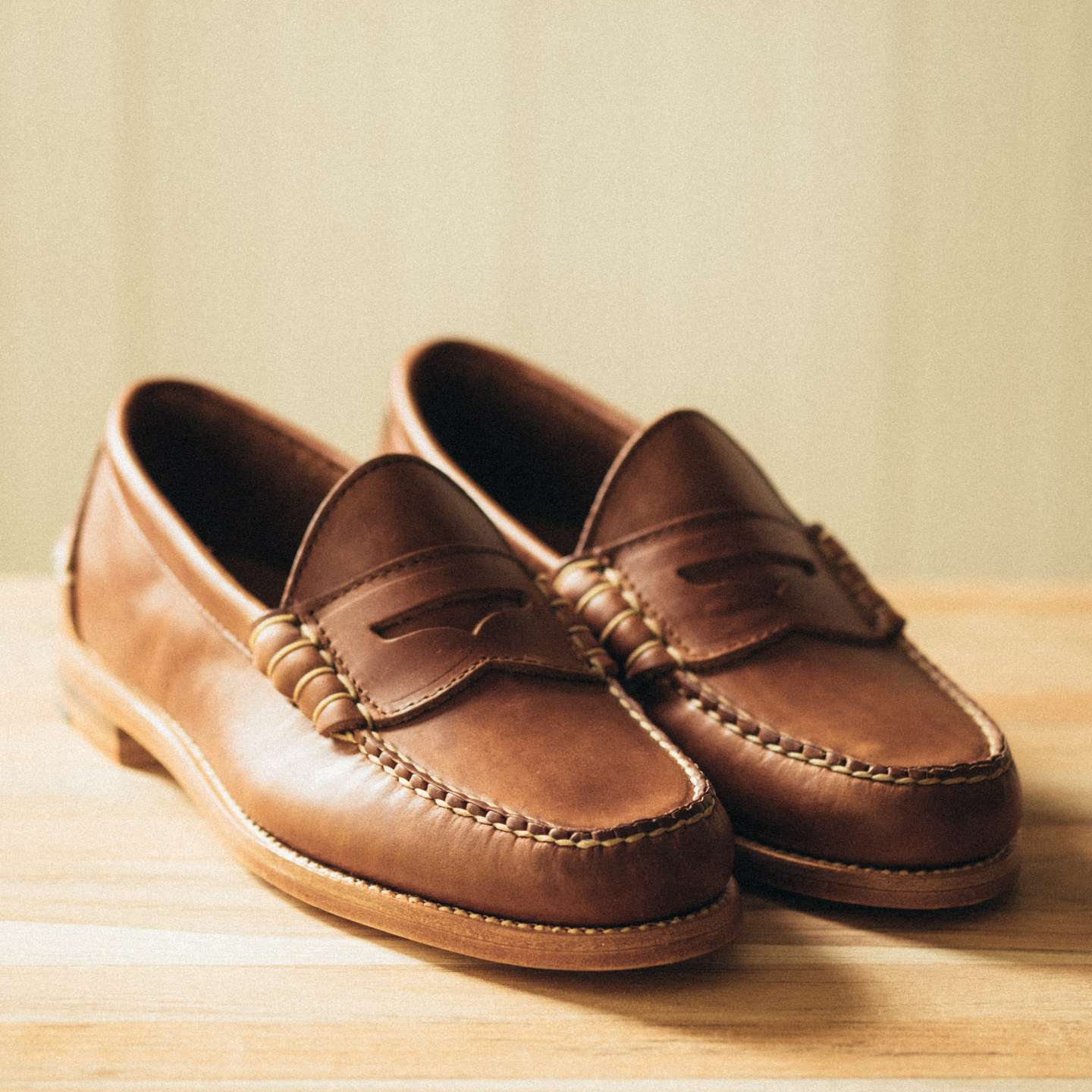 Natural Chromexcel Beefroll Penny Loafer - Detail Image One