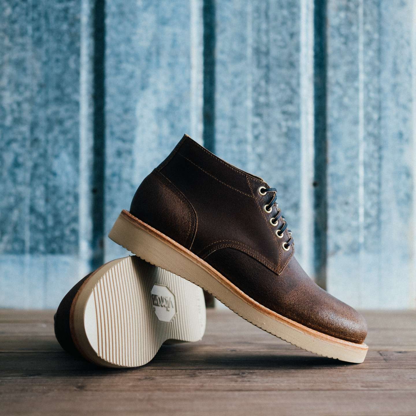 Cinnamon Waxed Flesh Trench Chukka - Detail Image Two