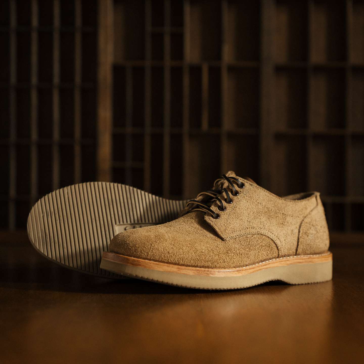 Natural Chromexcel Roughout Trench Oxford - Detail Image One