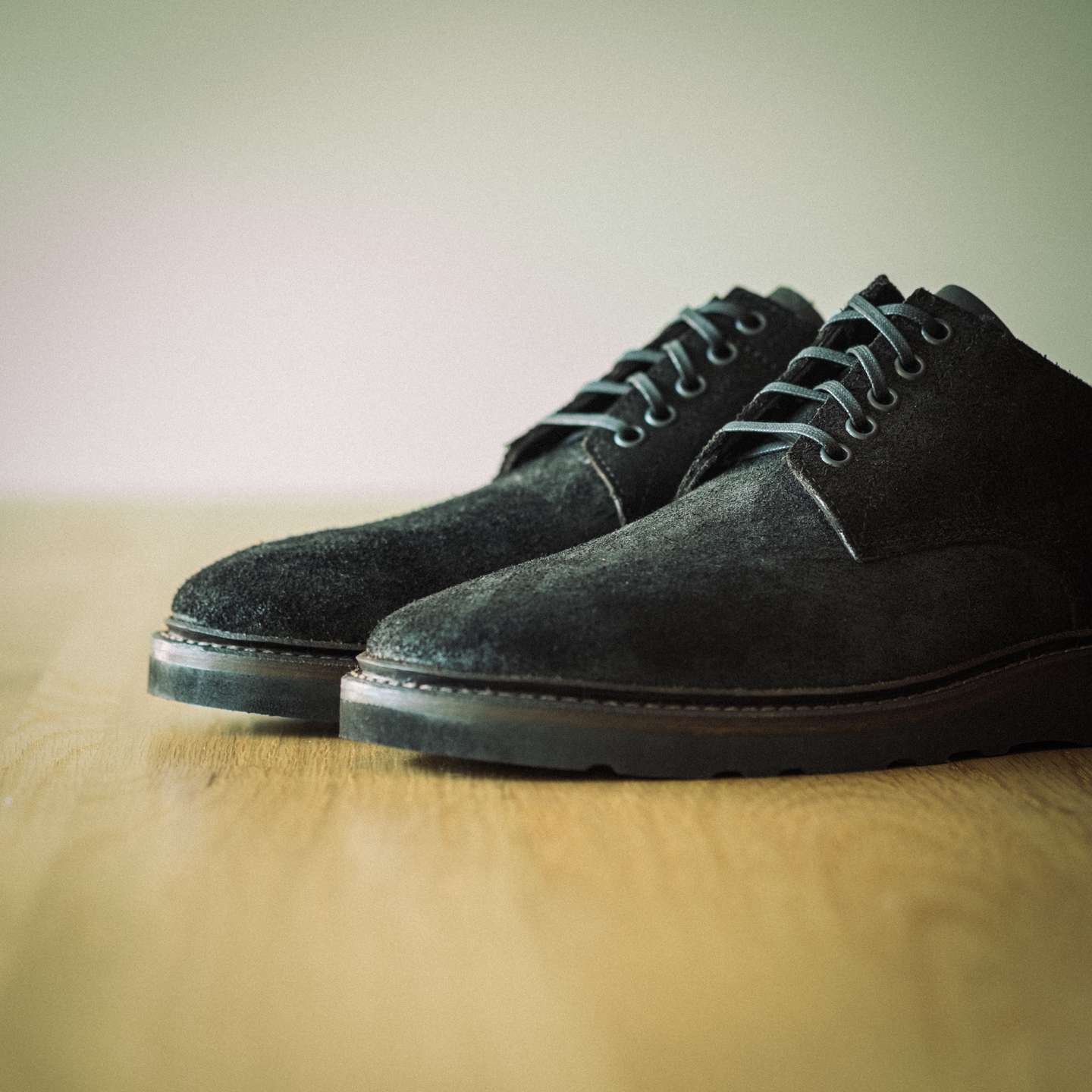 Black Oiled Congo Shrunken Bison Roughout Trench Oxford - Detail Image Two