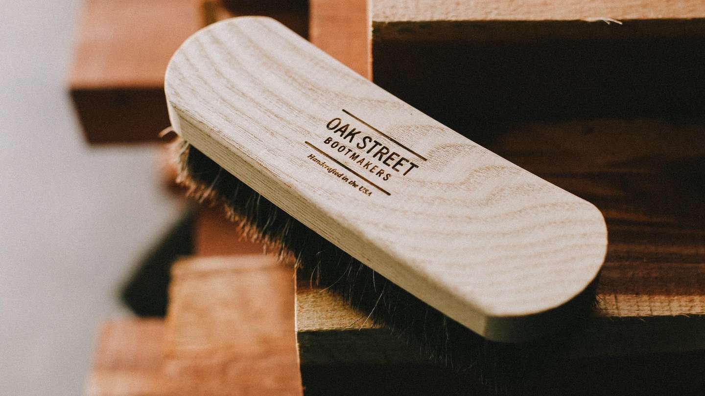 100% Horsehair Bristles Essential American Shoe Brush - Detail Image Three