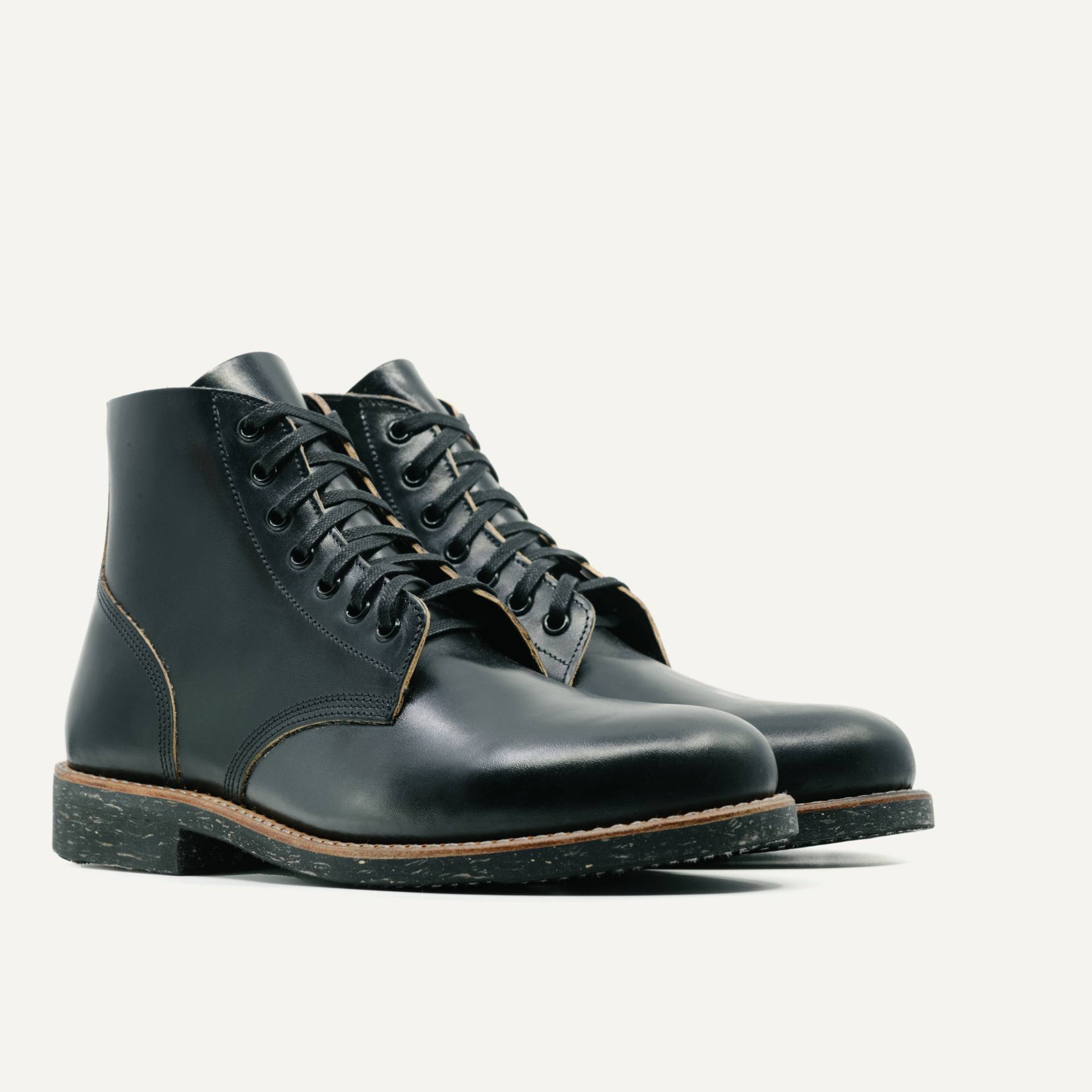 トメィトゥ Field Boot - Teacore Black Overdye Horse Rump, Dr. Sole 1122 Raw