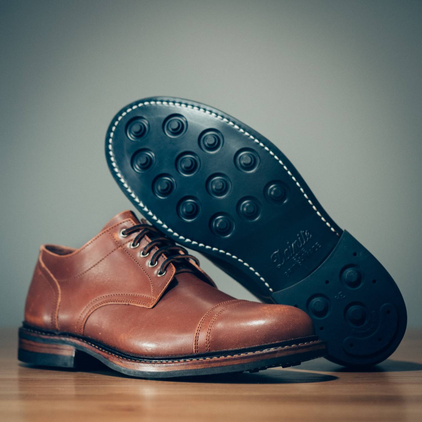Walnut Overdye Camello Asportabile Cap-Toe Trench Oxford - Detail Image One