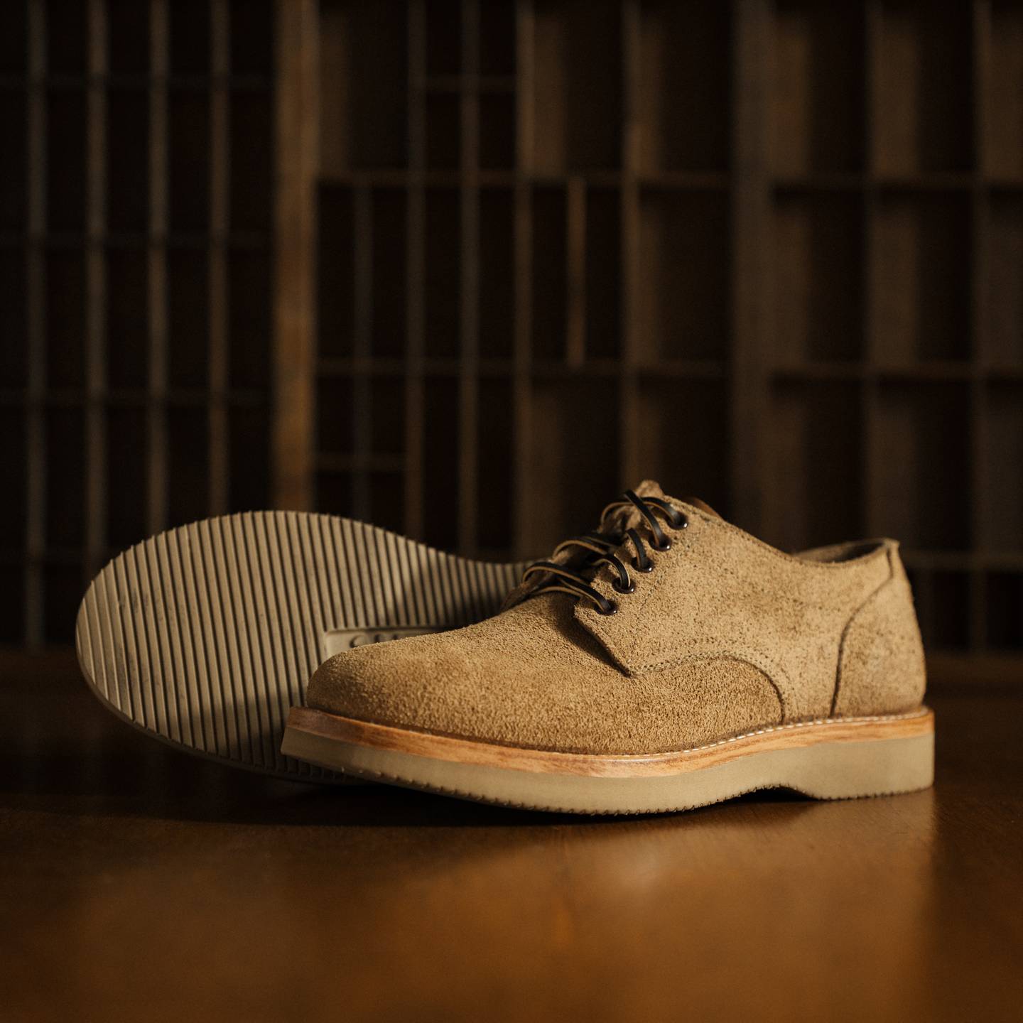 Natural Chromexcel Roughout Trench Oxford - Detail Image One